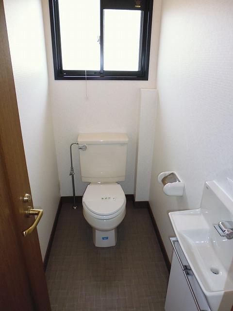 Toilet. 2F toilet