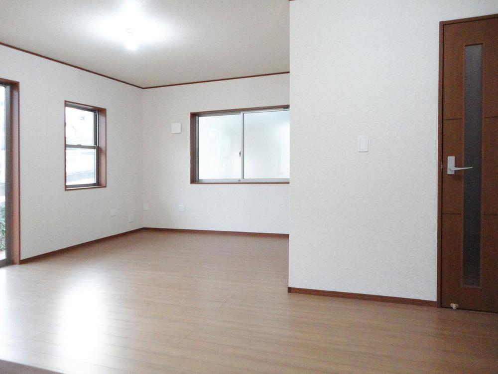 Living. 17.1 Pledge of spacious living.