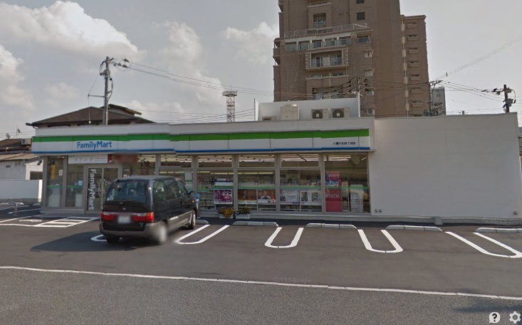 Convenience store. FamilyMart Yahata Anasei chome store up (convenience store) 594m