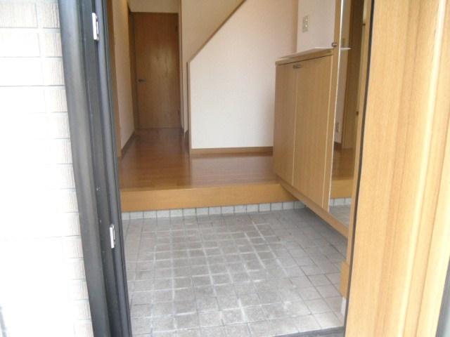 Entrance. Local (August 2013) Shooting