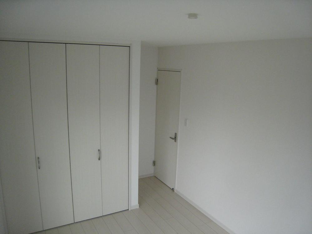 Other introspection.  ■ All the room is with a closet!