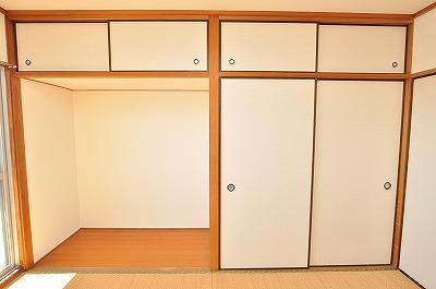 Receipt. Japanese-style room 6 Pledge of closet storage