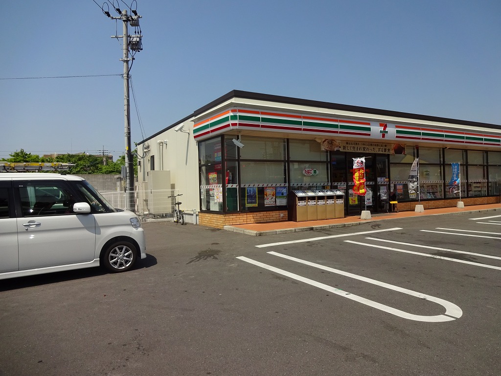 Convenience store. Seven-Eleven Hachiman Jin'noharu 4-chome up (convenience store) 314m
