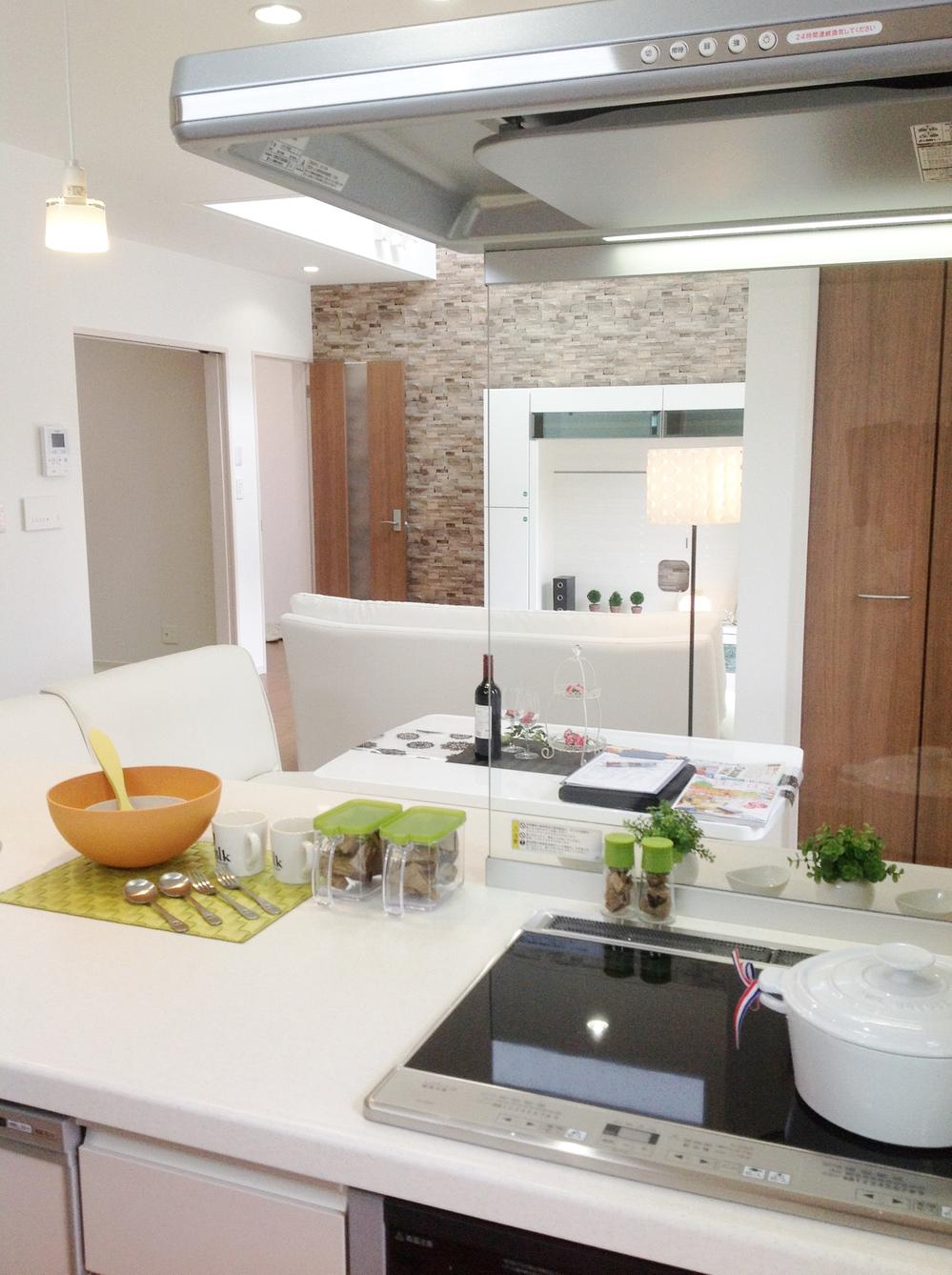 Other Equipment. Peace of mind cooking at IH ・ Easy Care