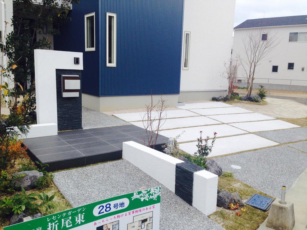 Parking lot. Two You can park.