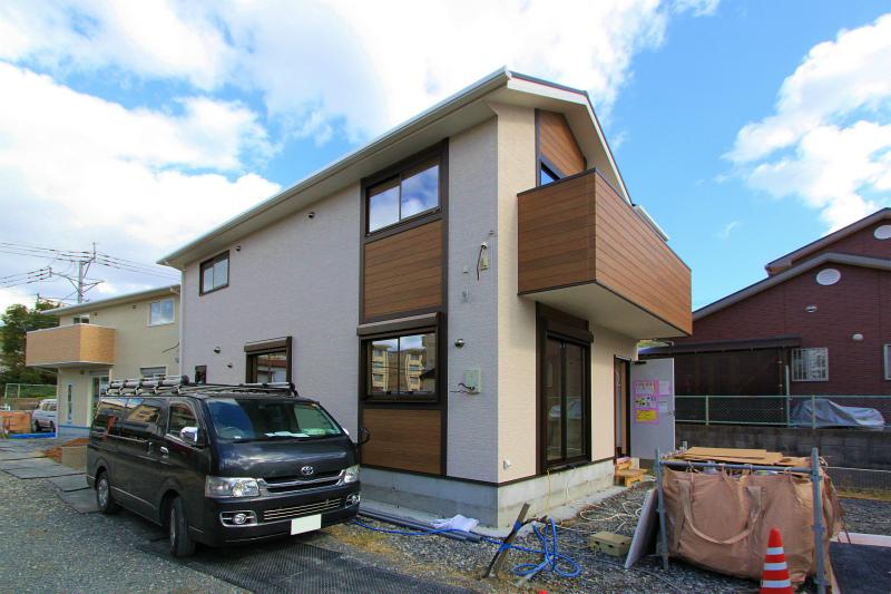 Local photos, including front road. 2013 November 26, shooting No. 5 areas