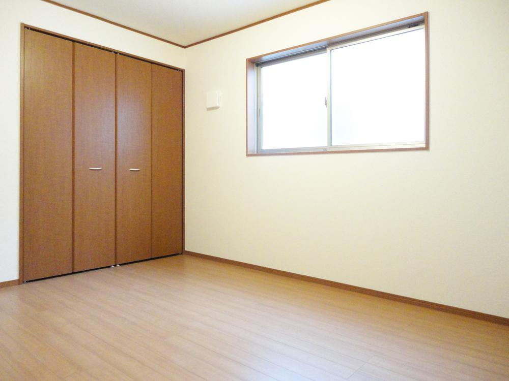 Non-living room. 6 Pledge of Western-style. 