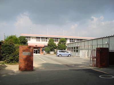 Junior high school. Koyanose 1300m until junior high school (junior high school)