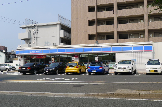 Convenience store. 875m until Lawson Yahata Takanosu store (convenience store)