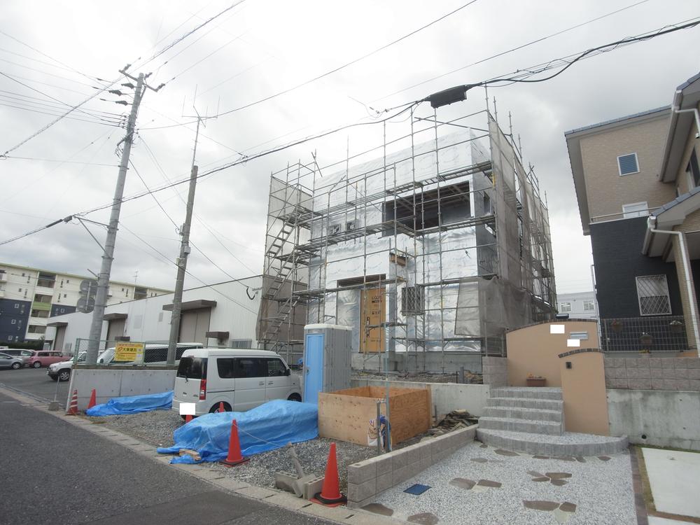 Local appearance photo. Local (11 May 2013) Shooting