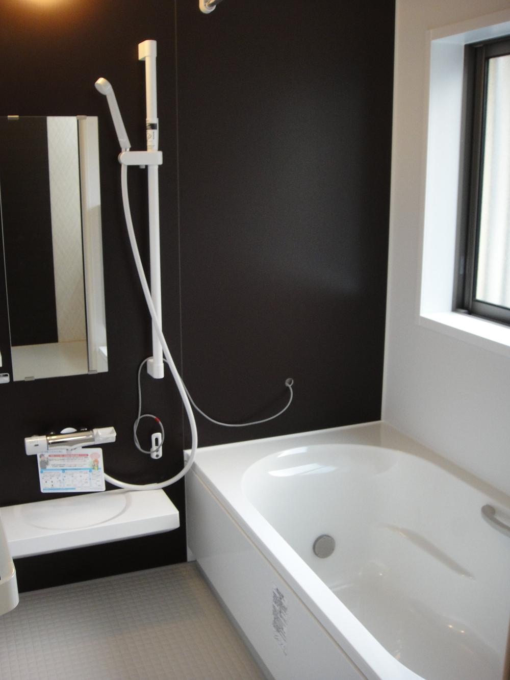 Bathroom. unit bus Local (September 2013) Shooting