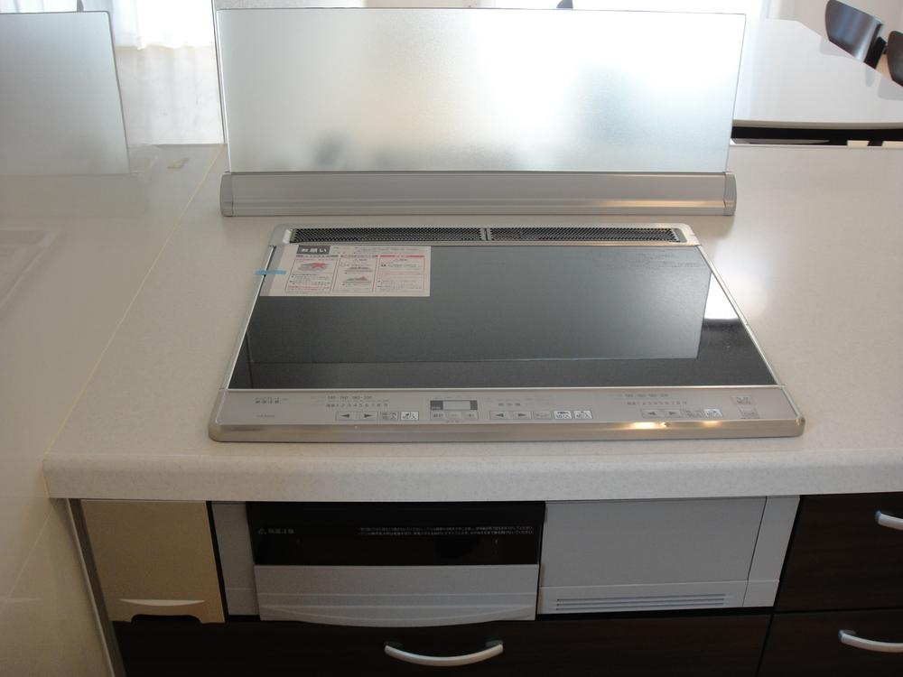 Other Equipment. Since there is no irregularity in the IH cooking heater top plate, Even boiling over, It maintains the integrity always beautifully clean and just wipe a quick.