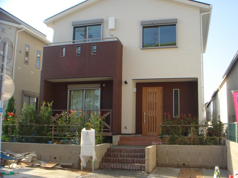 Local appearance photo. 4 Building appearance site (October 2013) Shooting