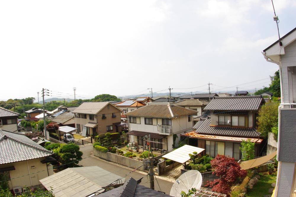 View photos from the dwelling unit. Landscape good! Open! 