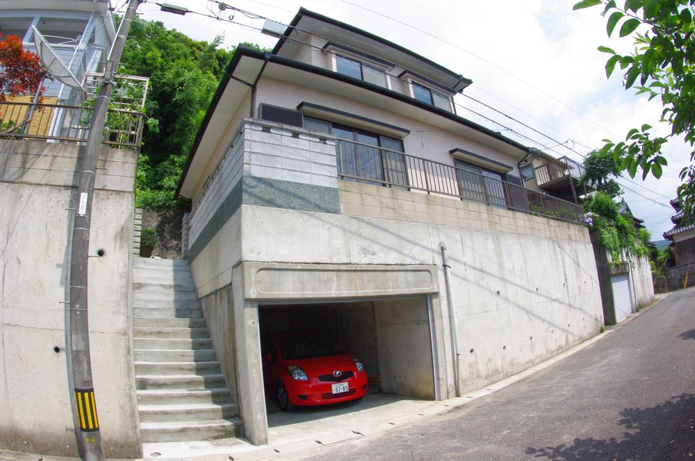 Local appearance photo. Already exterior wall paint! Moat garage with one to protect the car! 