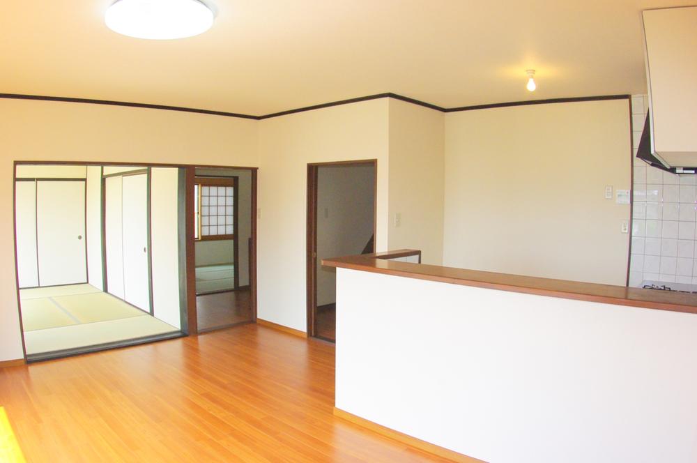 Living. Face-to-face in the open plan living kitchen!