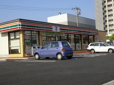 Convenience store. Seven-Eleven 160m to Yahata Jin'noharu store (convenience store)