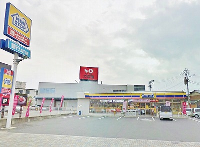 Convenience store. Ministop Co., Ltd. 190m to Yahata Jin'noharu store (convenience store)