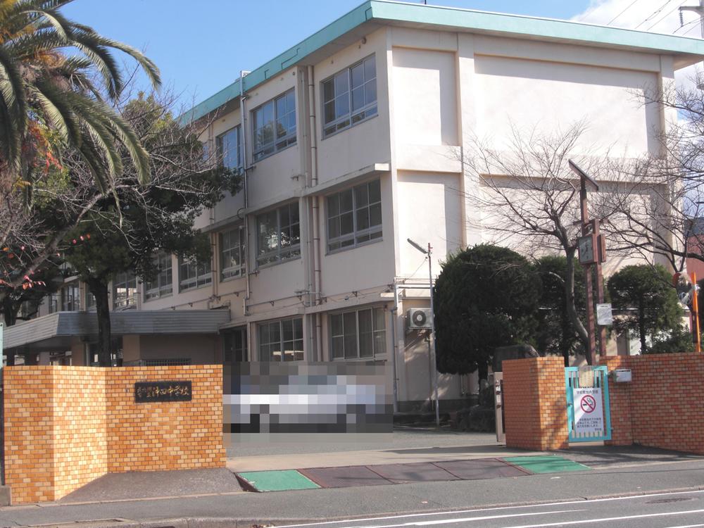 Junior high school. Okita 720m until junior high school