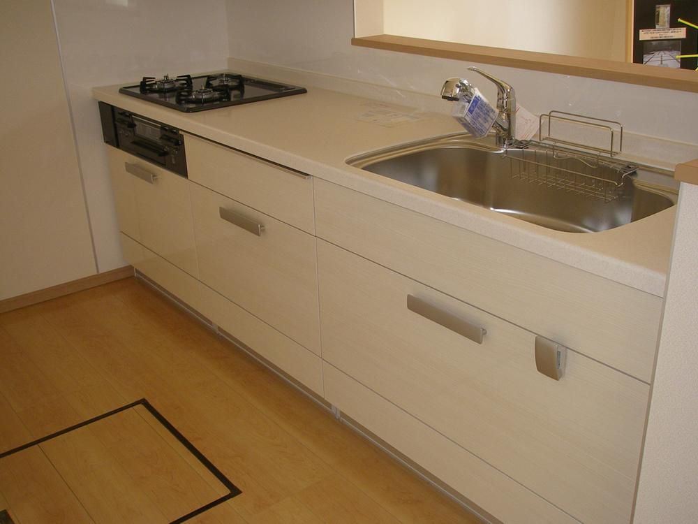 Same specifications photo (kitchen). System kitchen