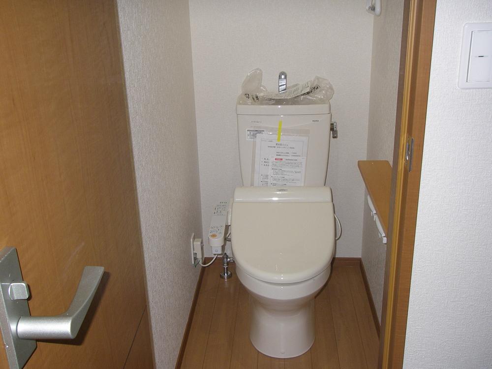 Toilet. Same specifications ・ Washlet 1F / 2F