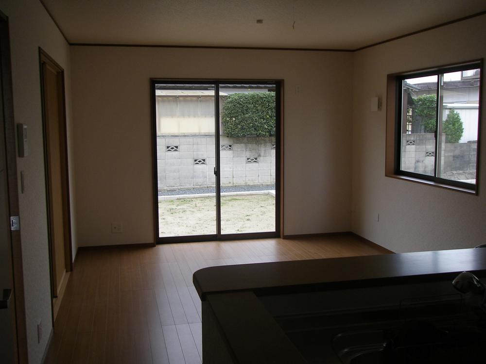 Same specifications photos (living)