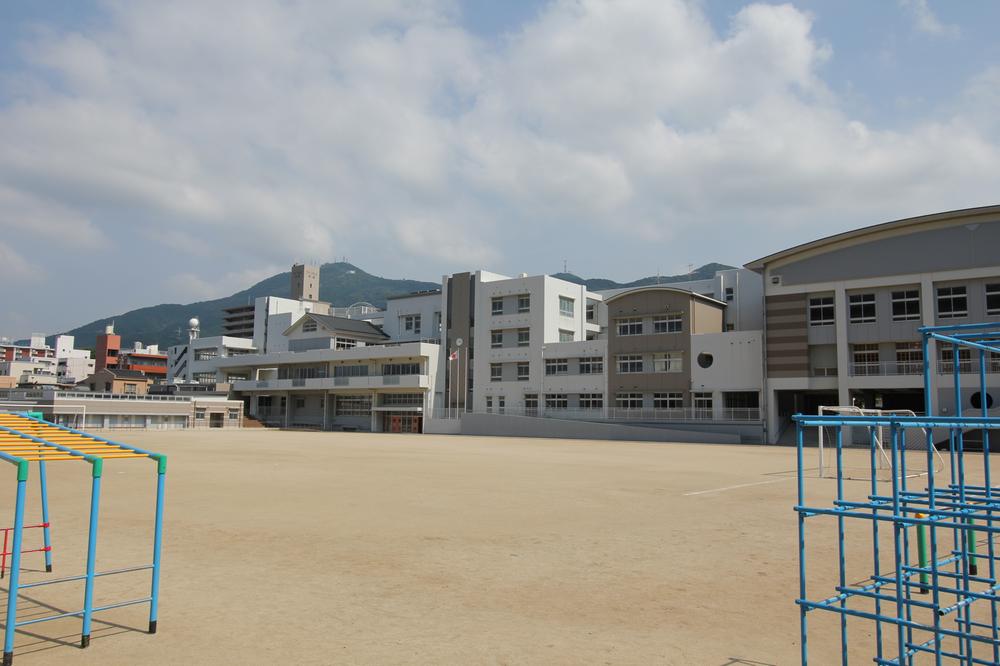 Primary school. 676m to Kitakyushu Kurosaki Central Elementary School
