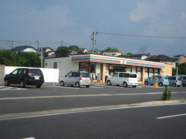 Convenience store. Seven-Eleven Yahata Kusunoki store up (convenience store) 265m