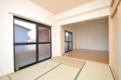 Other. Living and Japanese-style room is available to expand