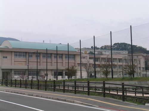 Junior high school. 774m to Kitakyushu Kurosaki junior high school (junior high school)