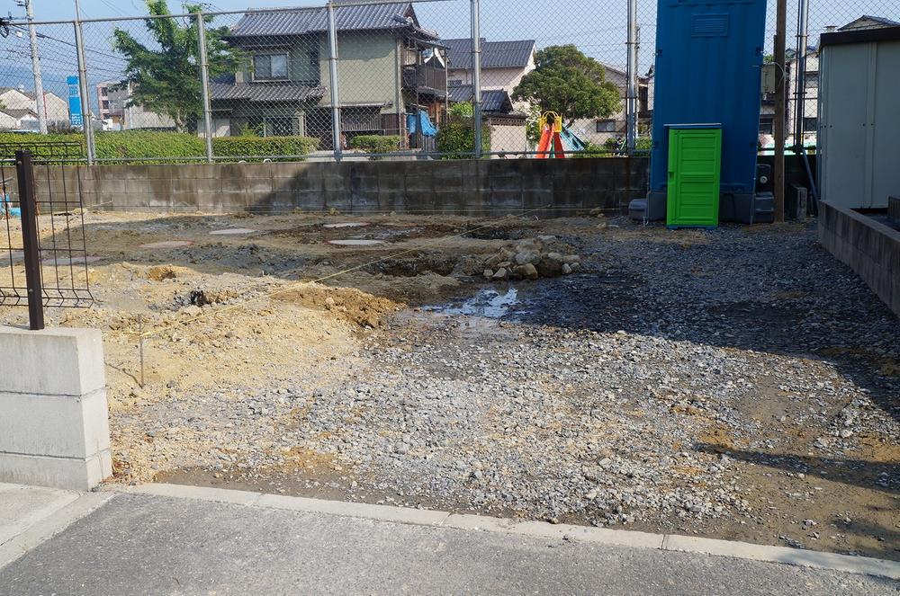 Local photos, including front road. Local (August 2013) Shooting