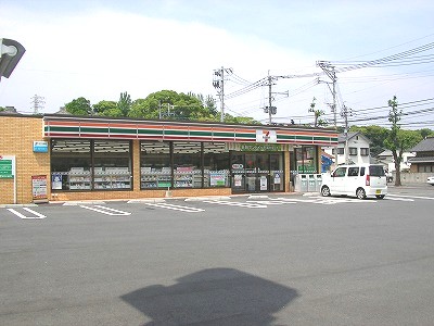Convenience store. Seven-Eleven Yahata Takanosu Sanchome store up (convenience store) 750m