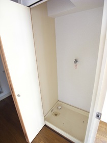 Other Equipment. Indoor Laundry Area ( ※ Photo is isomorphic type)