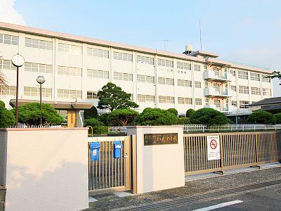 Junior high school. 876m to Kitakyushu Hachiji junior high school