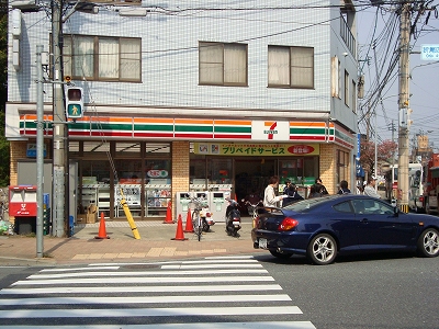 Convenience store. FamilyMart Orio Horikawa-cho store (convenience store) to 200m