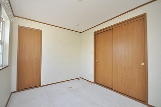 Other room space. Before tatami enters