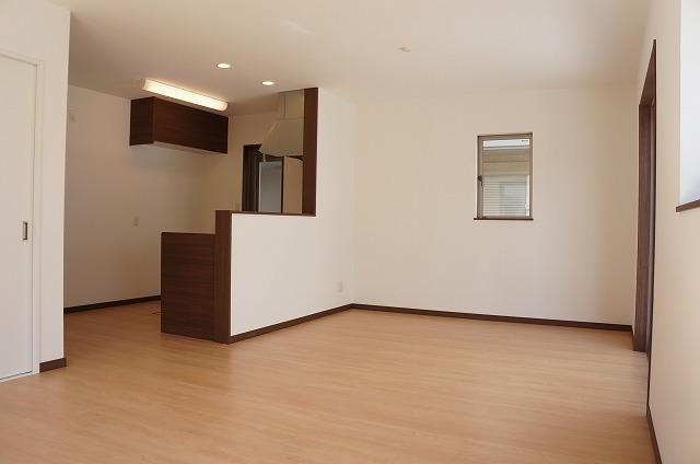 Same specifications photos (living)