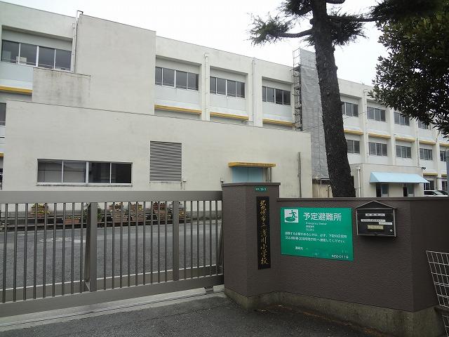 Primary school. 752m to Asakawa Elementary School