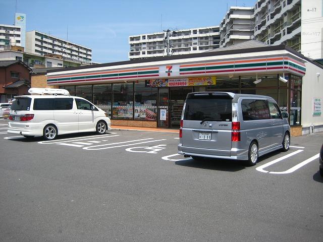 Convenience store. 202m to Seven-Eleven Yahata Honjo shop