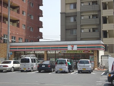 Convenience store. Seven-Eleven Hachiman Guangming 2-chome up (convenience store) 150m