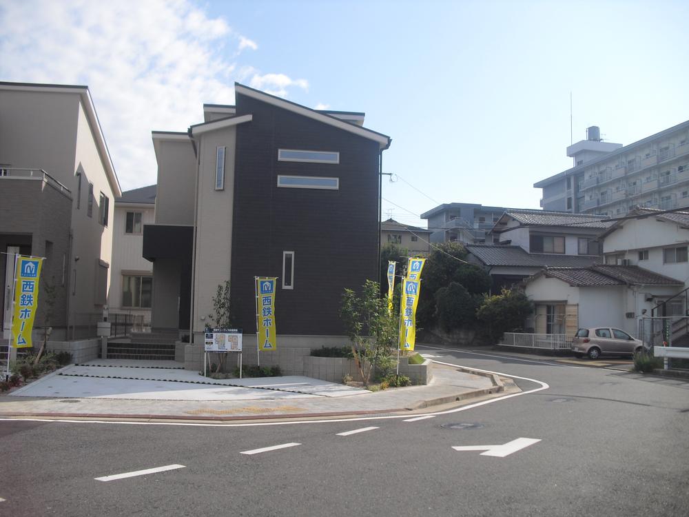 Local appearance photo. "ventilation" ・ We built the house in excellent corner lot in the "lighting". From the second floor of the north side Western-style good view, You can enjoy a variety of scenery such as the landscape through which the train.