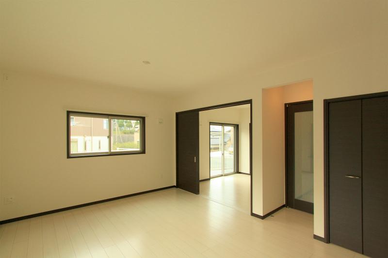 Living. 2013 October 30, shooting