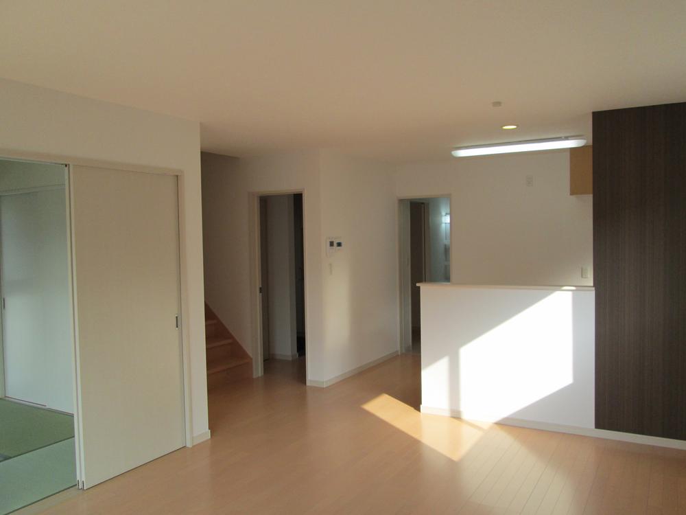 Other introspection. Indoor (February 2013) Shooting