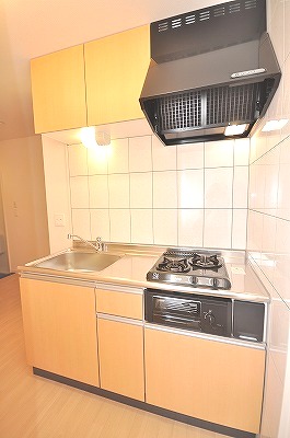 Kitchen. 2-neck with gas stove