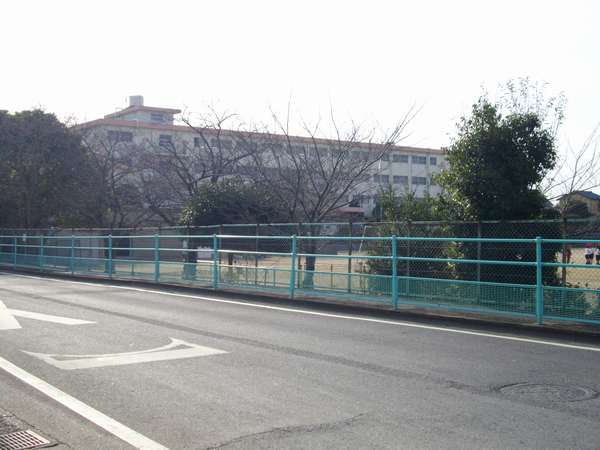 Primary school. 955m to Kitakyushu Einomaru elementary school (elementary school)