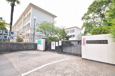 Primary school. Municipal Norimatsu up to elementary school (elementary school) 1074m