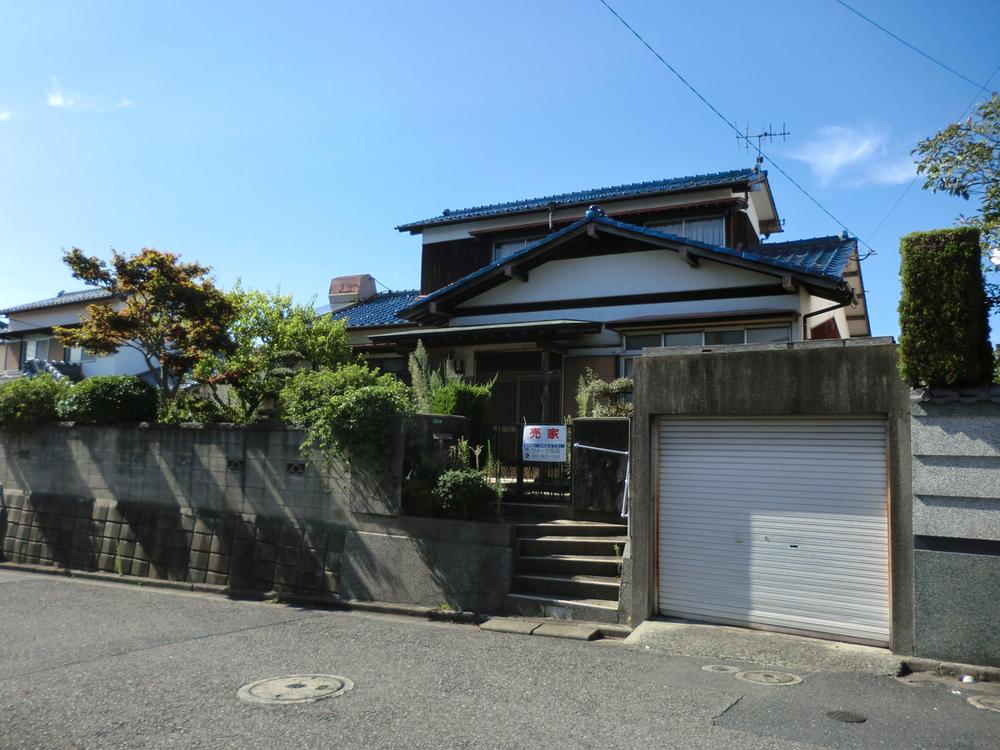 Local photos, including front road. Local (August 2013) Shooting