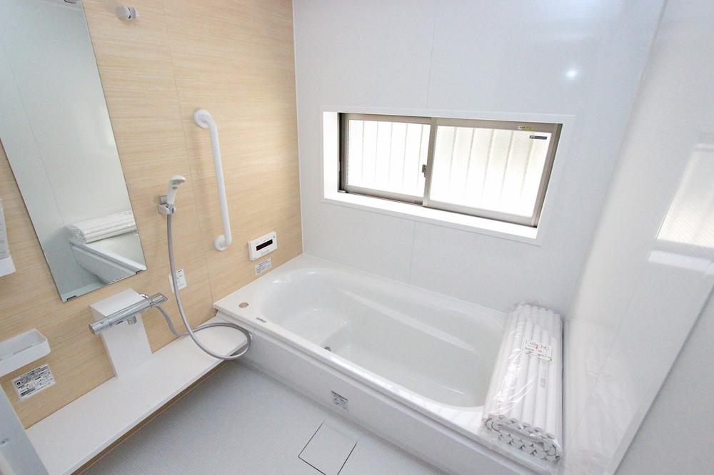 Bathroom. Because it is a tub in the bathroom dryer Hitotsubo type, You can leisurely bath
