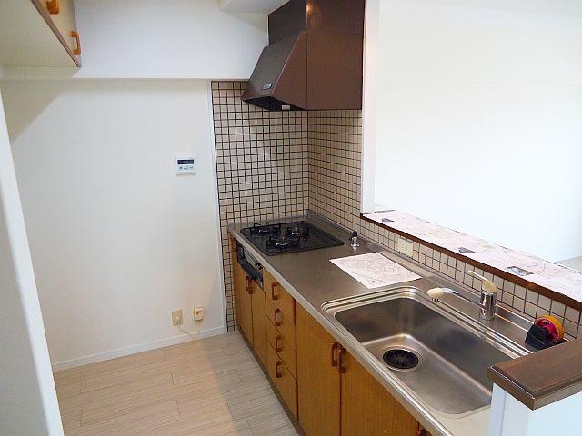 Kitchen. Face-to-face system Kitchen!