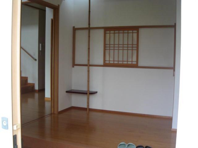 Entrance. Hall of shooting from the front door